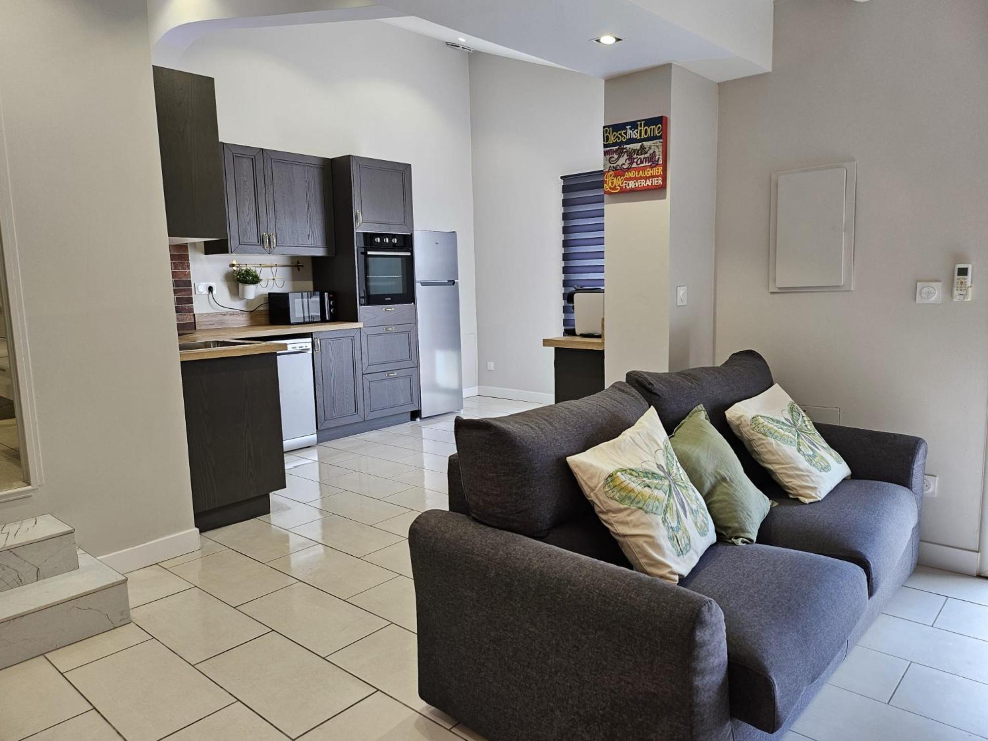 Agreable Logement Avec Terrasse Saint-Victoret Exteriör bild