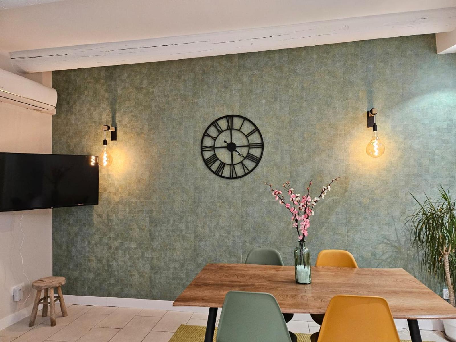 Agreable Logement Avec Terrasse Saint-Victoret Exteriör bild